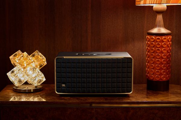 JBL daagt Sonos uit met Authentics: klassieke look vol indrukwekkende functies