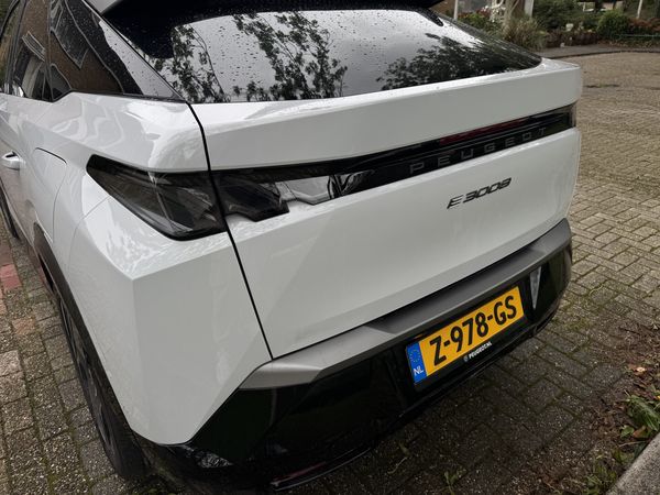 Review: de Peugeot E-3008 is niet goedkoop, maar wel bijzonder sexy