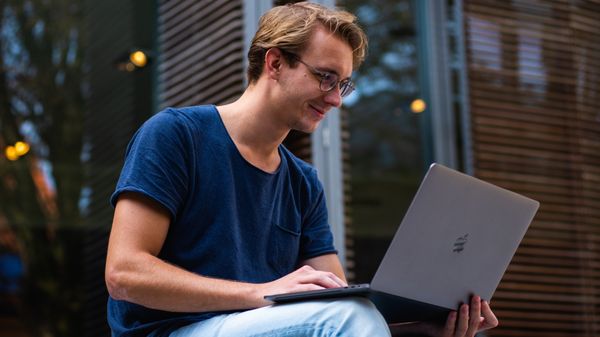 AirPods Pro 2 en MacBook Air flink goedkoper bij Albert Heijn